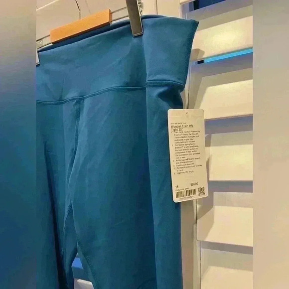 Lululemon-Wunder  Train High Rise Tight 25” - Picture 3 of 5